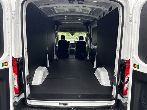 New 2026 Ford Transit 250 148 Medium Roof RWD image 19
