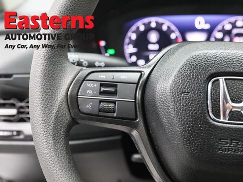 Used 2025 Honda Accord SE image 15