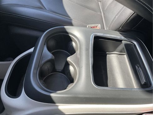 Used 2023 Chrysler Pacifica Touring-L image 33