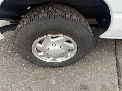 Used 2014 Ford E-250 and Econoline 250 w/ Power Group image 37