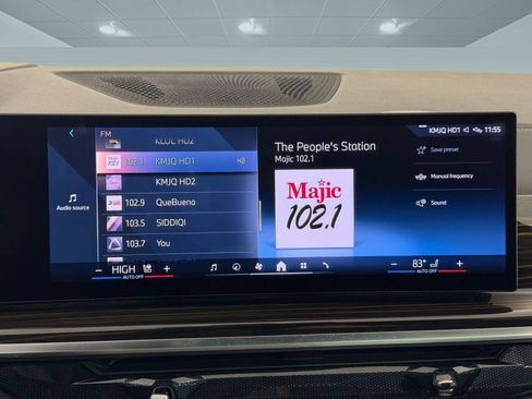 Used 2025 BMW X5 xDrive50e image 23