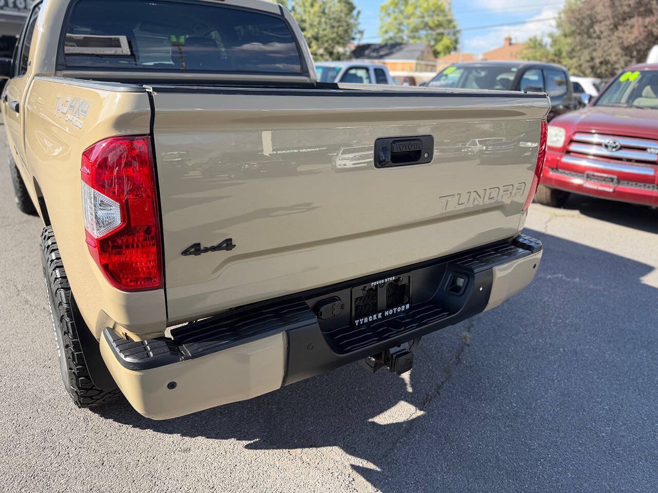Used 2017 Toyota Tundra SR5 w/ TRD Off Road Package AWD/4WD image 99