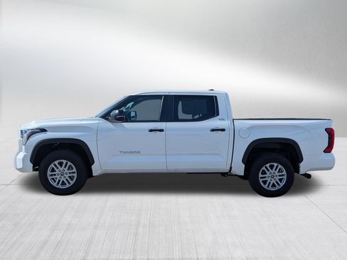 Used 2024 Toyota Tundra SR5 w/ SR5 Convenience Package AWD/4WD image 4