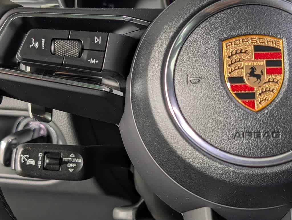 Used 2026 Porsche Macan AWD/4WD image 37