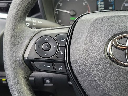 Used 2025 Toyota Corolla LE image 5