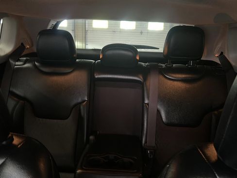 Used 2019 Jeep Compass Latitude AWD/4WD image 16