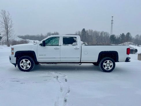 Used 2015 Chevrolet Silverado 2500 LTZ image 2