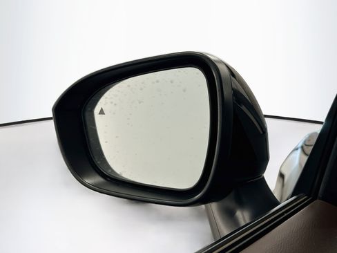Used 2023 Nissan Rogue SV AWD/4WD image 16