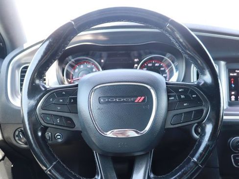 Used 2020 Dodge Charger SXT RWD image 17