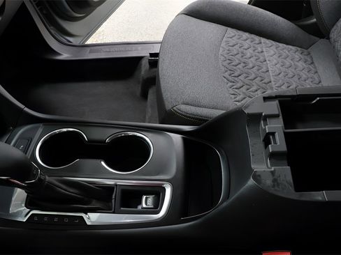 Used 2024 Chevrolet Equinox LT image 18