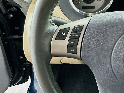 Used 2007 Pontiac Solstice Convertible w/ Premium Package RWD image 16