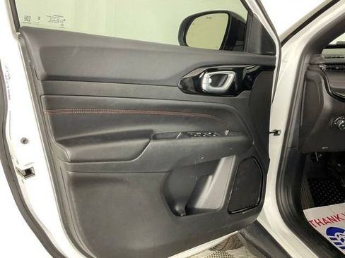 Used 2025 Jeep Compass Trailhawk AWD/4WD image 11