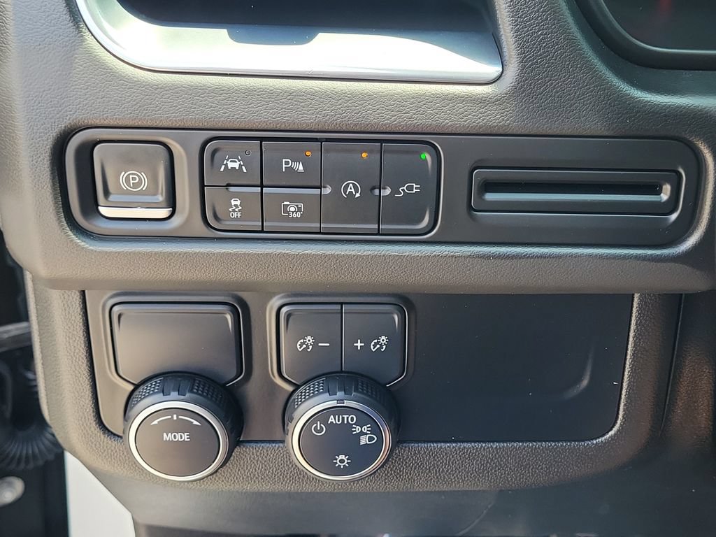 Used 2022 Chevrolet Tahoe LT w/ Luxury Package RWD image 28