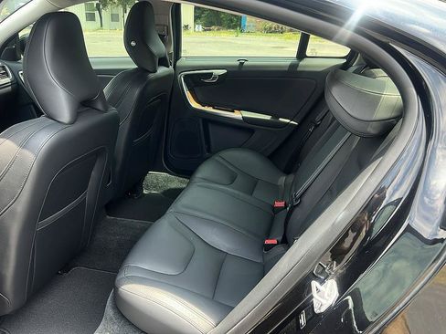 Used 2016 Volvo S60 T5 Inscription Platinum FWD image 19