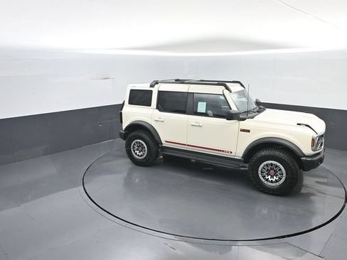 New 2026 Ford Bronco Outer Banks w/ Sasquatch Package AWD/4WD image 25