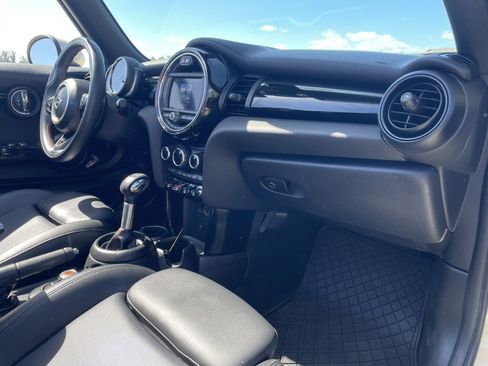 Used 2019 MINI Cooper S image 9