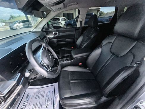 Used 2025 Kia Sorento S FWD image 17