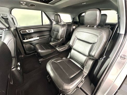 Used 2023 Ford Explorer XLT w/ Equipment Group 202A image 31