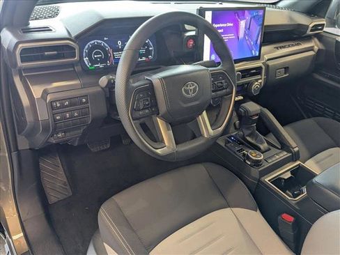 Used 2025 Toyota Tacoma TRD Off-Road image 10