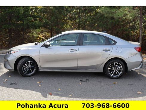 Used 2023 Kia Forte LXS w/ LXS Technology Package image 4