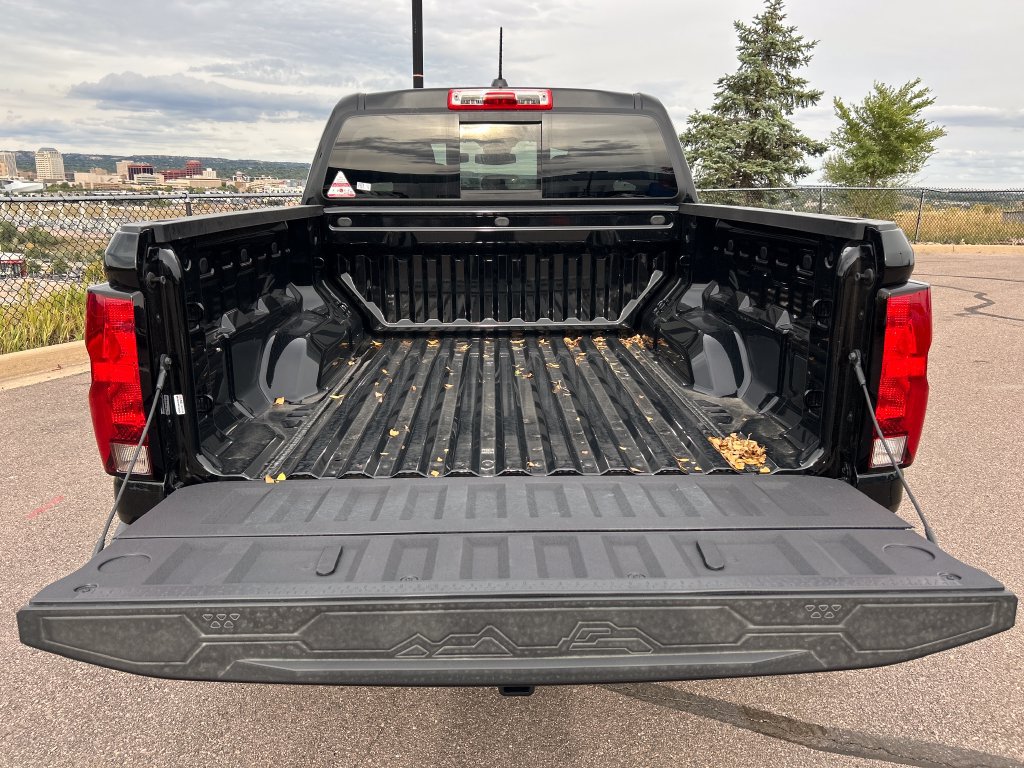 New 2026 Chevrolet Colorado Trail Boss w/ Off-Road Front Bumper Package AWD/4WD image 5