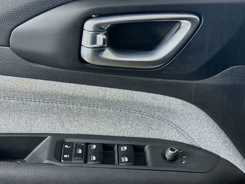 Used 2025 Jeep Compass Latitude image 20