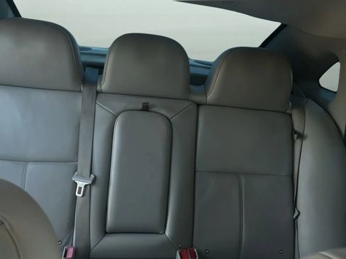 Used 2011 Chevrolet Impala LT w/ Luxury Edition Package FWD image 22