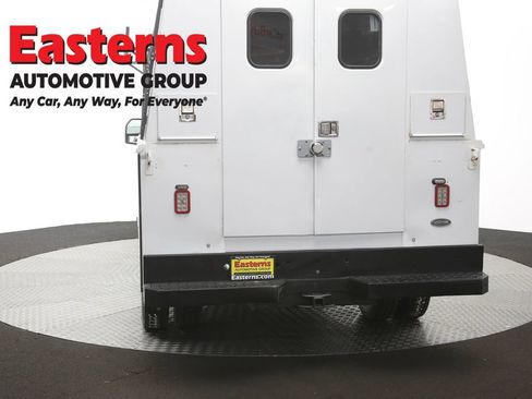 Used 2017 Ford F550 2WD Regular Cab Super Duty image 37