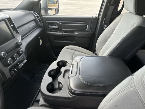 Used 2024 RAM 2500 Big Horn AWD/4WD image 19