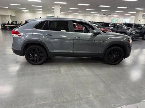 Used 2023 Volkswagen Atlas Cross Sport SE w/ Black Wheel Package AWD/4WD image 8