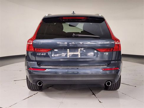Used 2020 Volvo XC60 T5 Momentum w/ Protection Package Premier image 10