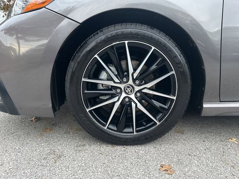 Used 2024 Toyota Camry SE image 30
