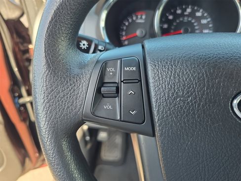 Used 2013 Kia Sorento LX image 19