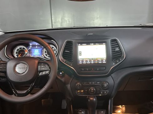 Certified 2023 Jeep Cherokee Altitude Lux w/ Mopar Interior Package AWD/4WD image 30