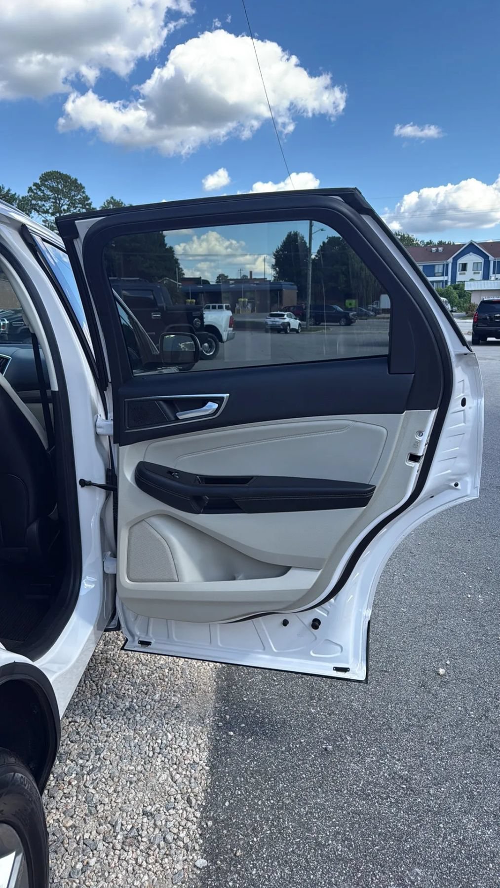 Used 2019 Ford Edge Titanium w/ Cold Weather Package AWD/4WD image 38