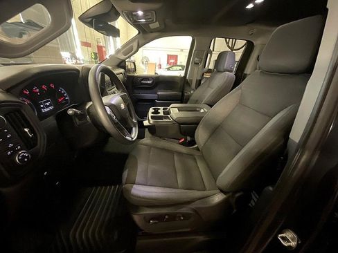 Used 2022 Chevrolet Silverado 1500 Custom image 4