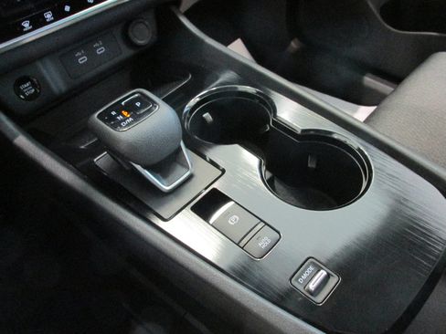 Used 2024 Nissan Rogue SV image 24