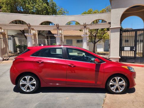Used 2013 Hyundai Elantra GT w/ Tech Pkg FWD image 8