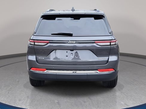 Used 2025 Jeep Grand Cherokee Limited image 6