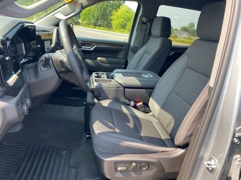 Certified 2024 Chevrolet Silverado 1500 LT AWD/4WD image 16