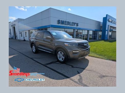Used 2020 Ford Explorer XLT w/ Equipment Group 202A AWD/4WD image 1
