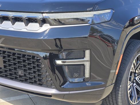 New 2026 Jeep Grand Wagoneer 4WD image 6