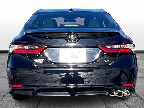 Used 2023 Toyota Camry SE image 4