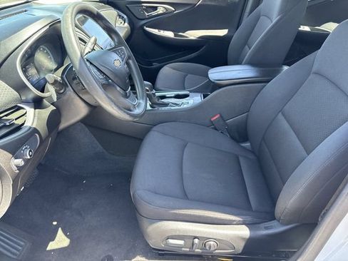 Used 2025 Chevrolet Malibu LT FWD image 19