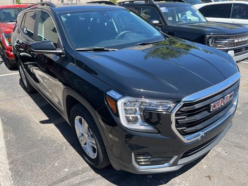 Used 2022 GMC Terrain SLE w/ Driver Convenience Package AWD/4WD image 4