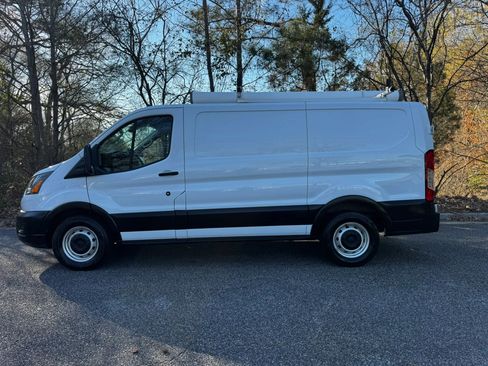 Used 2020 Ford Transit 150 Low Roof w/RWB Van 3D image 2