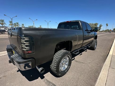 Used 2008 GMC Sierra 2500 SLT w/ Z71 Off-Road Package AWD/4WD image 4