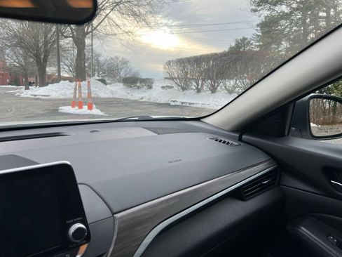 Used 2025 Nissan Altima 2.5 SV image 29