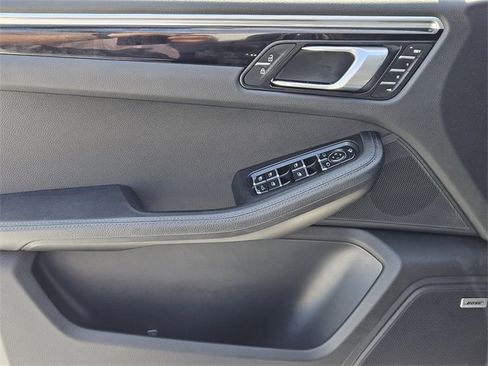 Used 2024 Porsche Macan S image 21