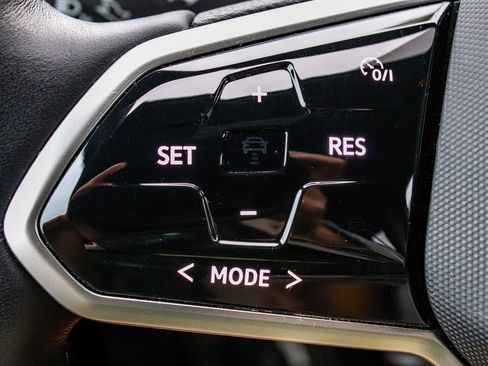 Used 2022 Volkswagen ID.4 Pro image 27